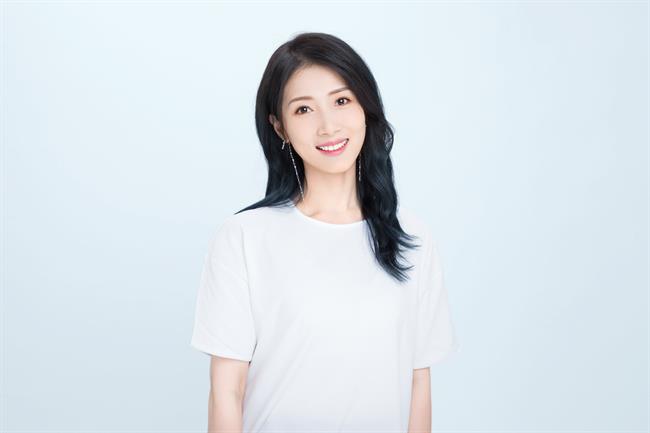 何亚丹.jpg